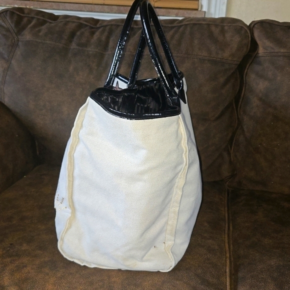 2019 Retired Victoria's Secret Spacious Tote Bag with Stars & Heart Design - Picture 4 of 11